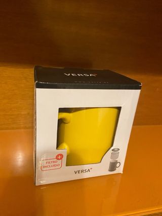 Taza de té con filtro y tapa