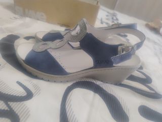 Sandalias 35 MARCA SUAVE NUEVAS!!