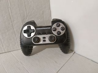 Mando Thrustmaster para PC inalámbrico a pilas 