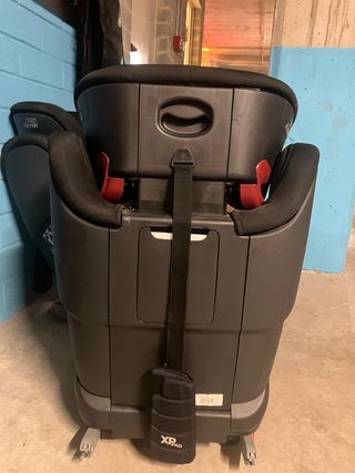 2 Sillas de coche con respaldopara niño