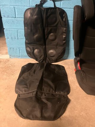 2 Sillas de coche con respaldopara niño