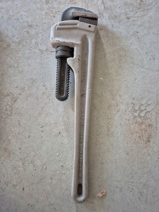 Llave grifa 18"