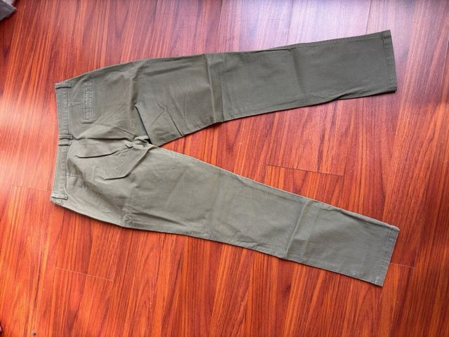 Pantaloni cachi Sfera