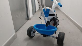 Triciclo bicicleta con pedales