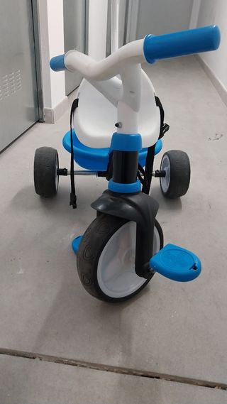 Triciclo bicicleta con pedales