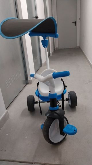 Triciclo bicicleta con pedales