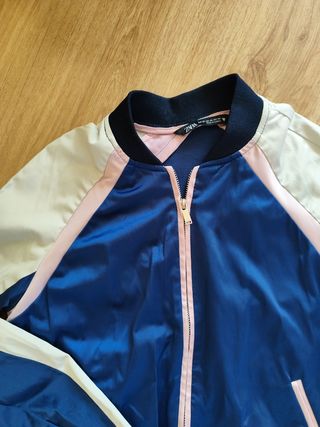 Bomber satinada, talla xs Zara 