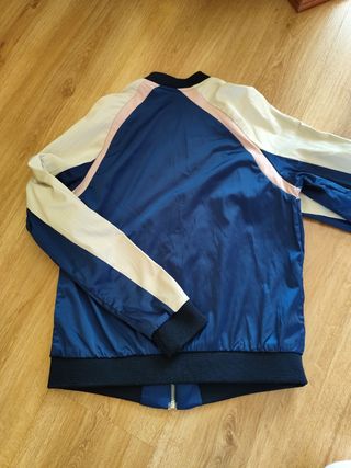 Bomber satinada, talla xs Zara 