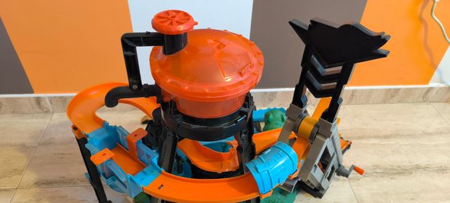 Hot wheels cocodrilo túnel de lavado