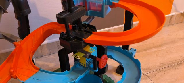 Hot wheels cocodrilo túnel de lavado