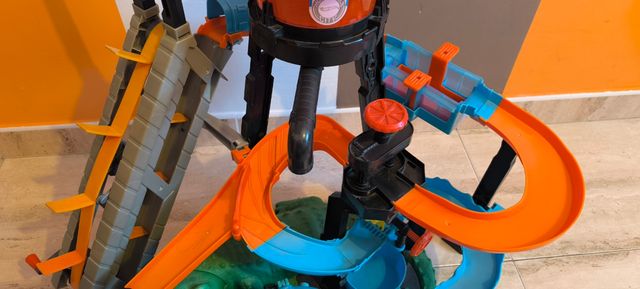 Hot wheels cocodrilo túnel de lavado