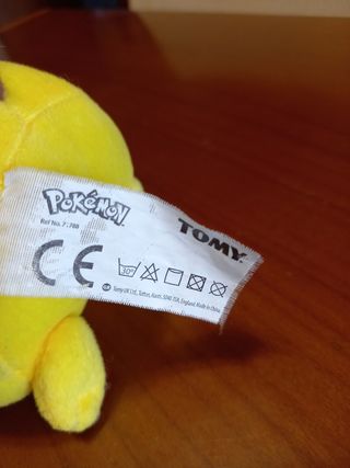 Pupazzo pokemon  pikachu