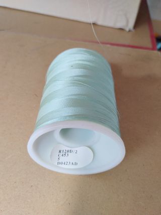 Filato ricamo viscosa cono 5000m