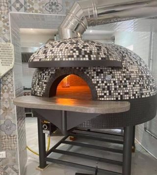 FORNO A LEGNA SALERNO CON MOSAICO