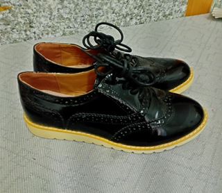 Dos pares zapatos charol mujer t.36