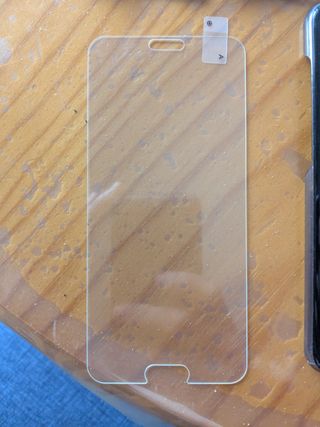 3 carcasas y protector pantalla Huawei P20