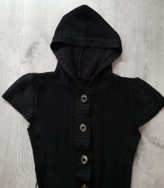 Chaqueta sin mangas con capucha