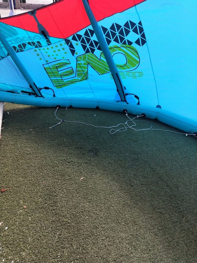 Cometa kitesurf North EVO 10 + barra