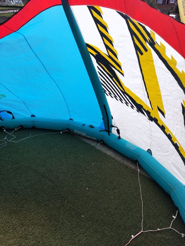 Cometa kitesurf North EVO 10 + barra