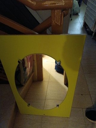 Mesita pequeña de habitación
