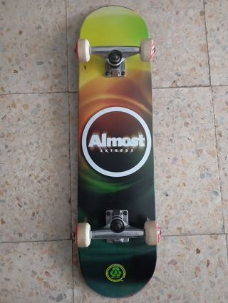 Skateboard Completo Almost 7,65" 
