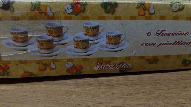 Set 6 tazzine con piattino Fructalia