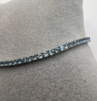 Pulsera riviere de oro de 18 kt con aguamarinas 