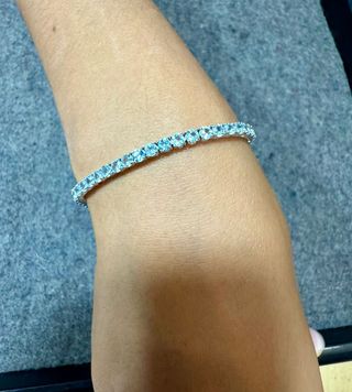Pulsera riviere de oro de 18 kt con aguamarinas 
