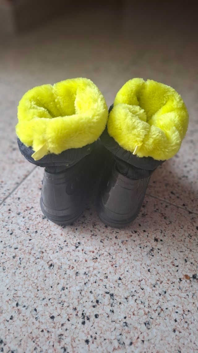 Botas niño talla 29