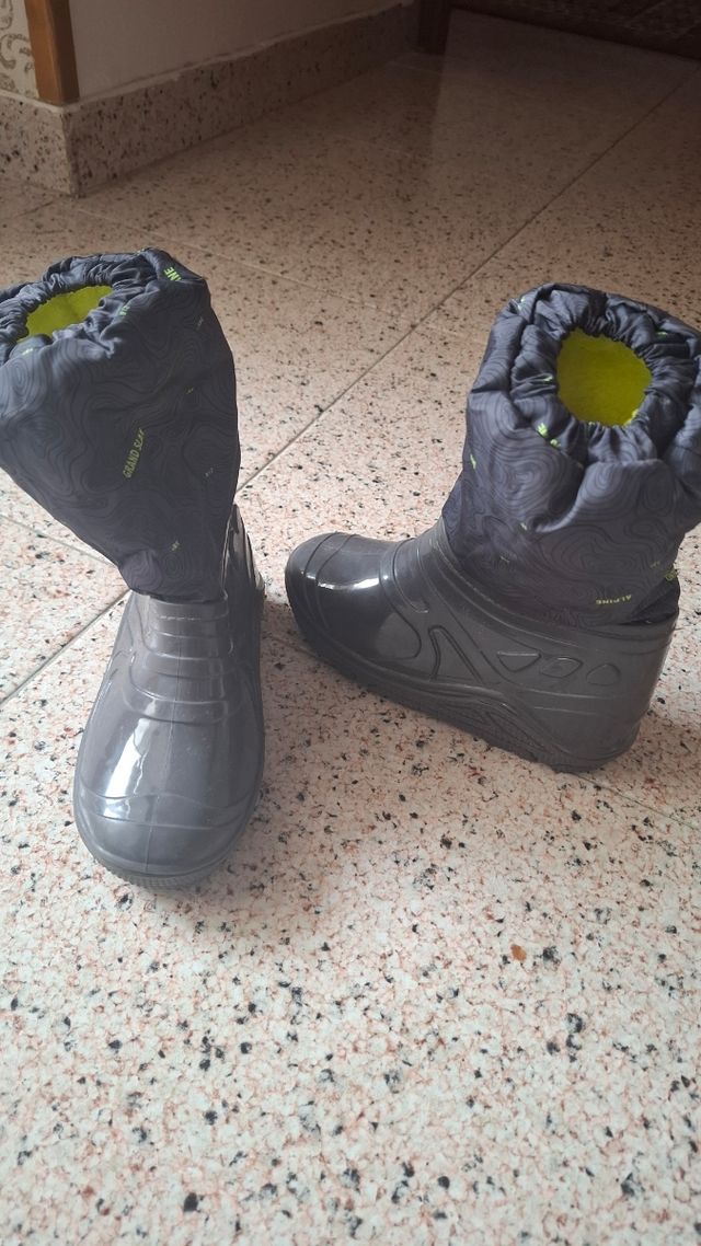 Botas niño talla 29