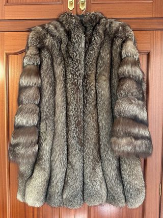 Chaquetón tipo zorro plateado