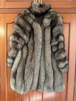 Chaquetón tipo zorro plateado