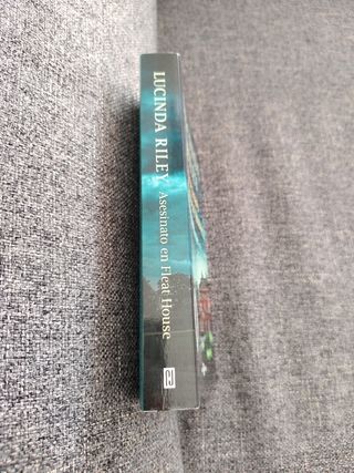 Libro: Asesinato en Fleat House de lucinda riley