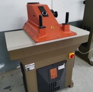TROQUEELADORA ATOM SE-25