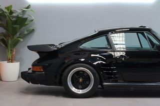 Porsche 911 TURBO RUF