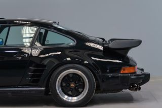 Porsche 911 TURBO RUF