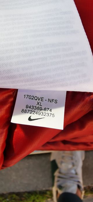 plumas Nike