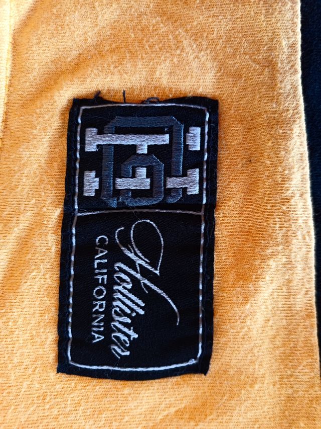 CAMISETA HOLLISTER MANGA LARGA T.M NUEVA