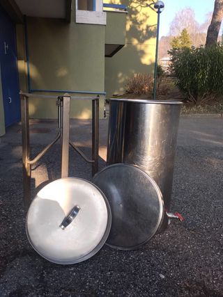 Contenitore in acciaio 75 L.