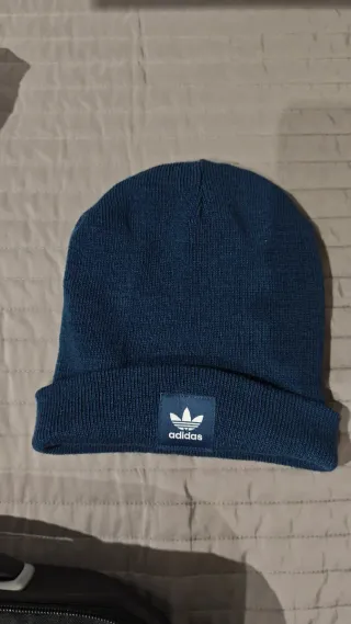 Gorro azul Adidas nuevo