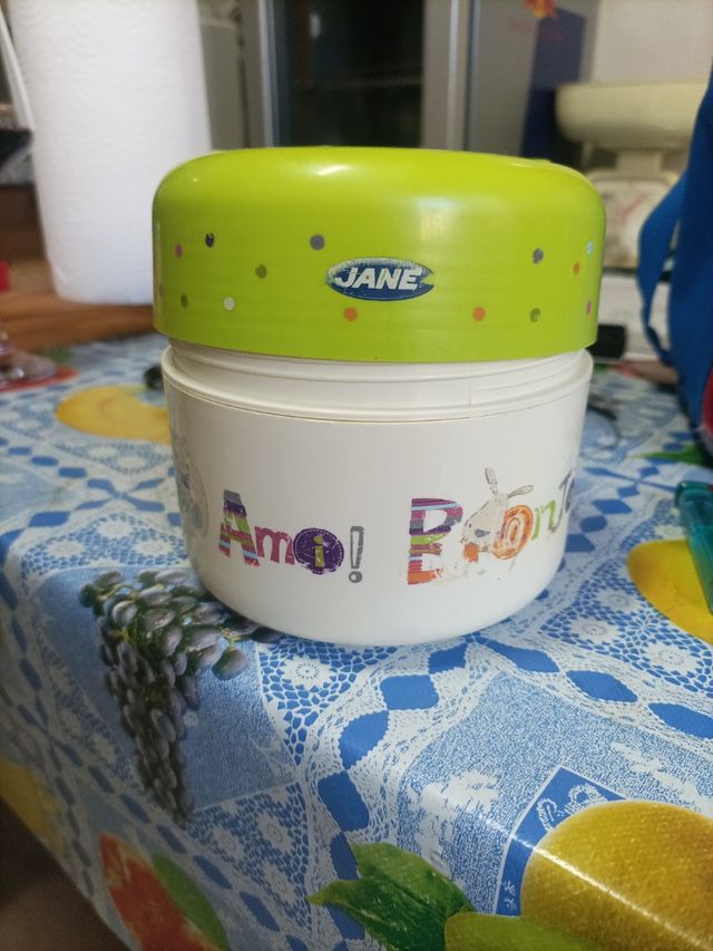 Termo para sólido. Bebe