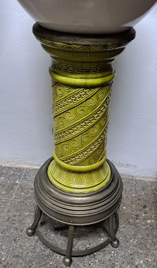 Antiguo macetero ingles Burmantoftr, principios de