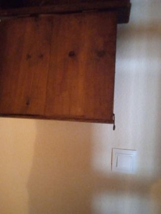 Caja superantigua entrada casa