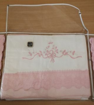 Lenzuola in puro cotone ricamate