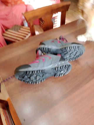 Scarpe da trekking nere e rosa