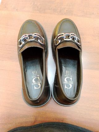 Scarpa nera con fibbie usata pochissimo