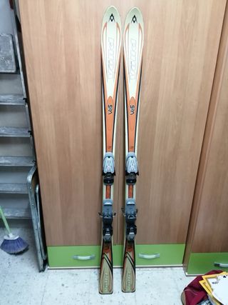 Esquis Volk V25