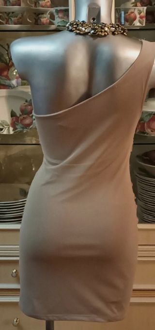 Vestido y sandalias ceremonia