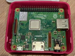 Raspberry Pi con carcasa original.