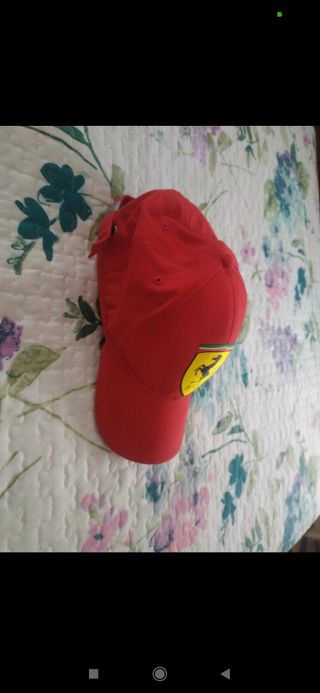 Gorra Escudería Ferrari. ORIGINAL
